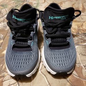 Under Armor Shoes size 5